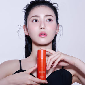 Mujer mostrando el tratamiento K-beauty antimanchas Air Bubble CDS Perfect Mela Zero